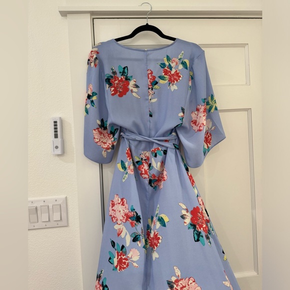 Women’s floral wrap dress (size M) - Picture 5 of 7
